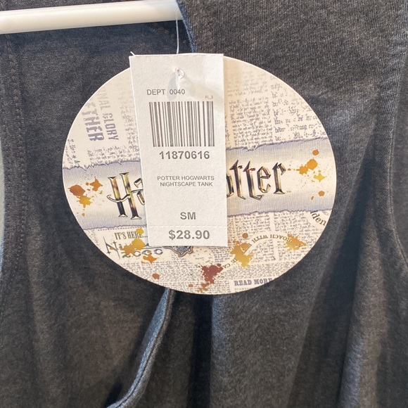NWT Hogwarts tank top - Picture 4 of 5